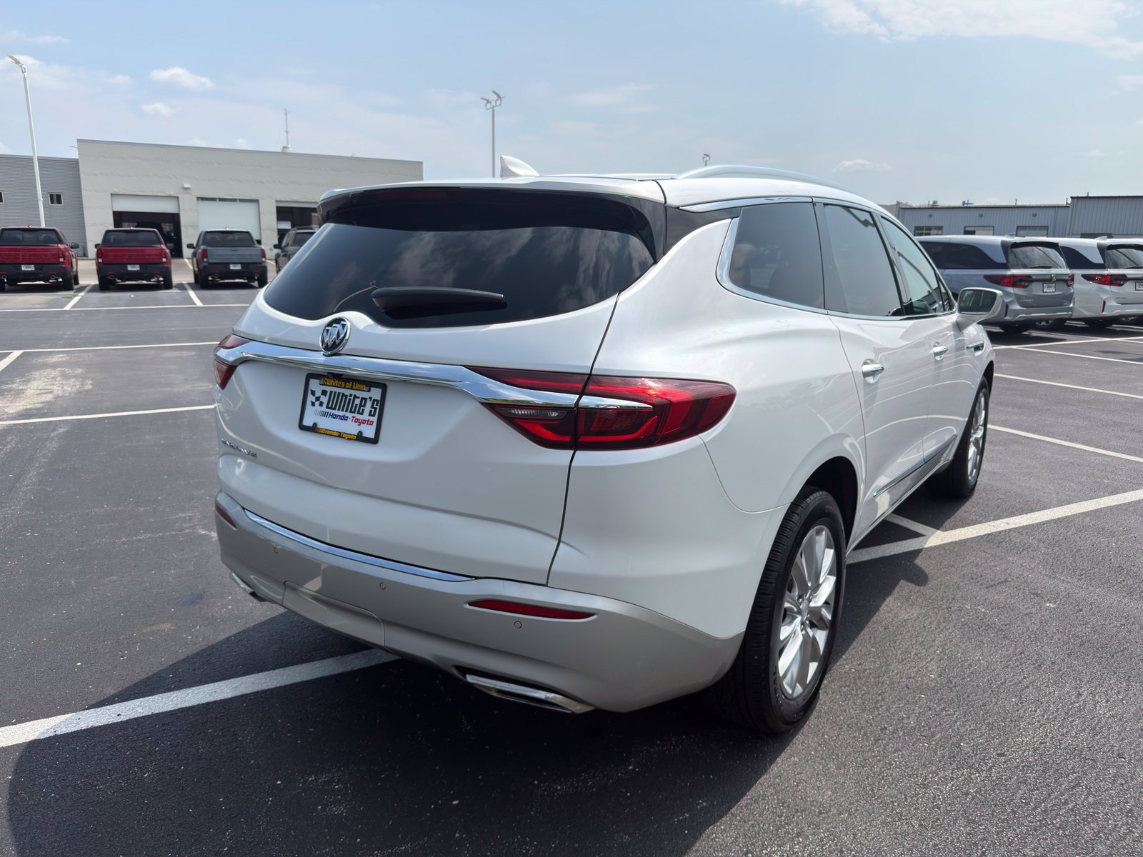 Used 2020 Buick Enclave Premium w/ Sun and Sites Package FWD image 7