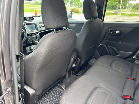 Used 2020 Jeep Renegade Latitude w/ Cold Weather Group AWD/4WD image 34