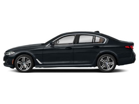 Used 2022 BMW 530i w/ M Sport Package image 3