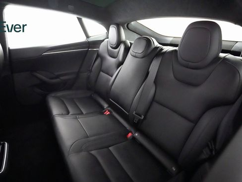 Used 2022 Tesla Model S image 10