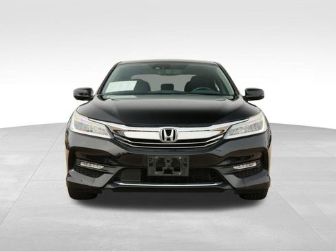 Used 2016 Honda Accord Touring image 2