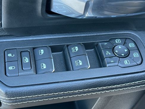 Used 2025 RAM 2500 Laramie image 11