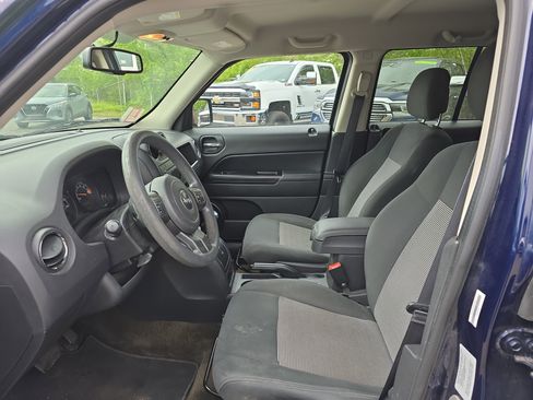 Used 2016 Jeep Patriot Sport w/ Power Value Group FWD image 14