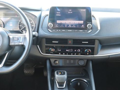 Used 2024 Nissan Rogue SV image 14