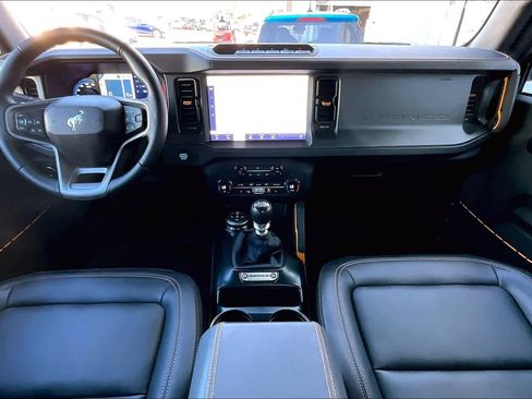 Certified 2024 Ford Bronco Badlands w/ Sasquatch Package image 15