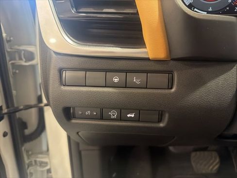 Used 2023 Nissan Rogue Platinum w/ Platinum Premium Package AWD/4WD image 21