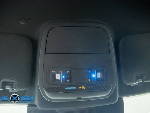 Used 2020 Ford Explorer XLT w/ Equipment Group 202A AWD/4WD image 24