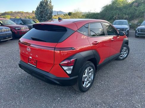 Used 2026 Hyundai Kona SE image 3