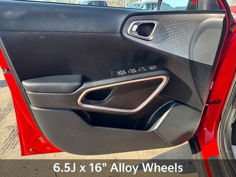 Used 2024 Kia Soul LX w/ Option Group 015 image 12