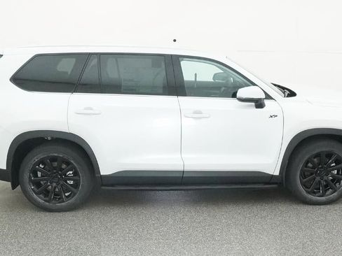 New 2026 Toyota Grand Highlander XLE image 11