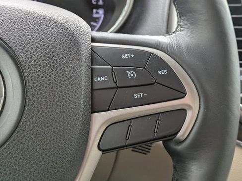 Used 2018 Jeep Grand Cherokee Limited w/ Luxury Group II image 33