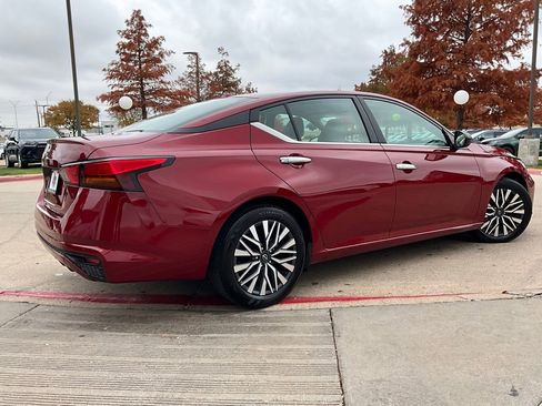 Used 2025 Nissan Altima 2.5 SV image 6