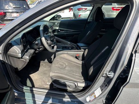 Used 2024 Hyundai Elantra SEL image 21