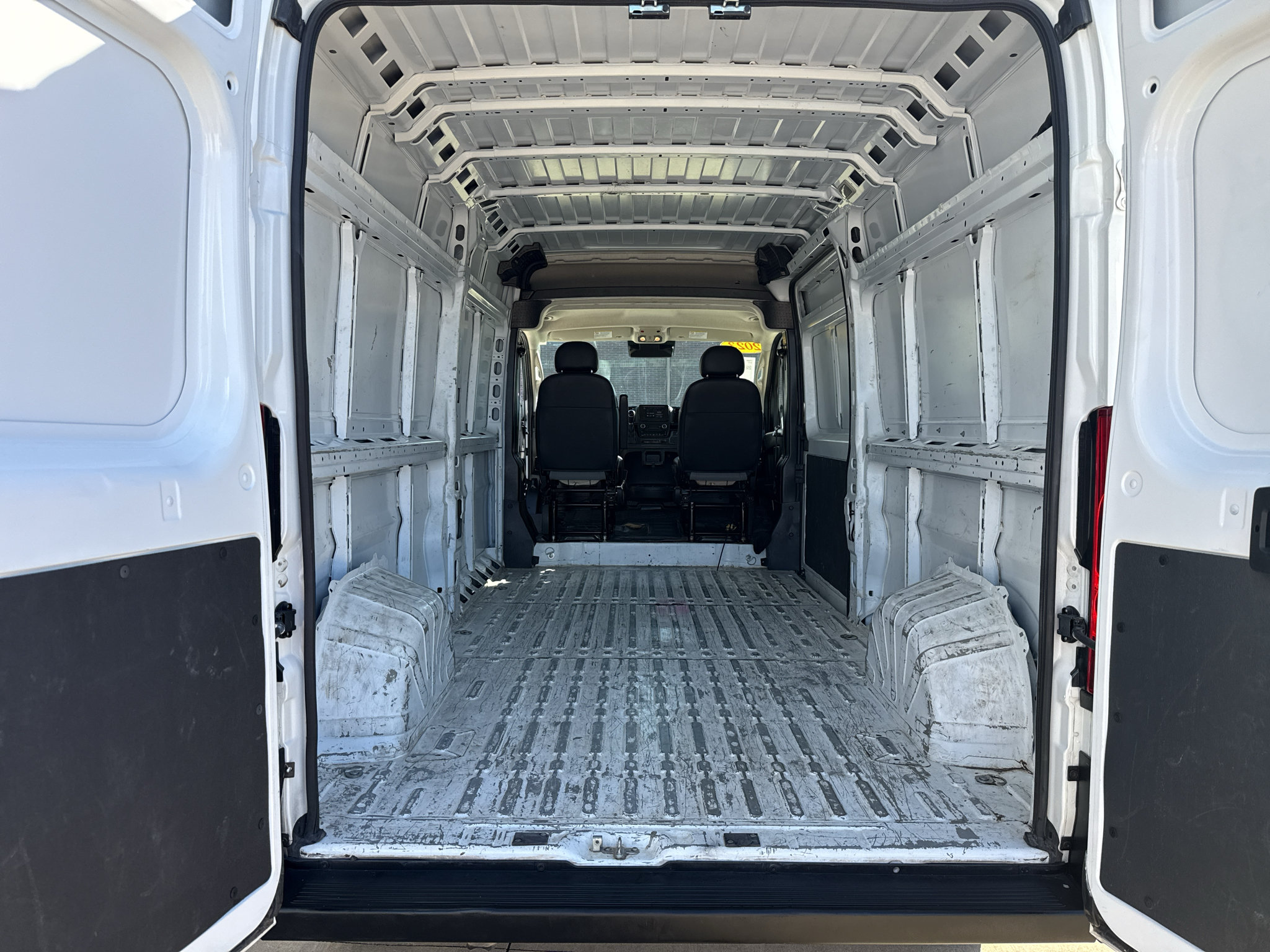 Used 2023 RAM ProMaster 2500 FWD image 12