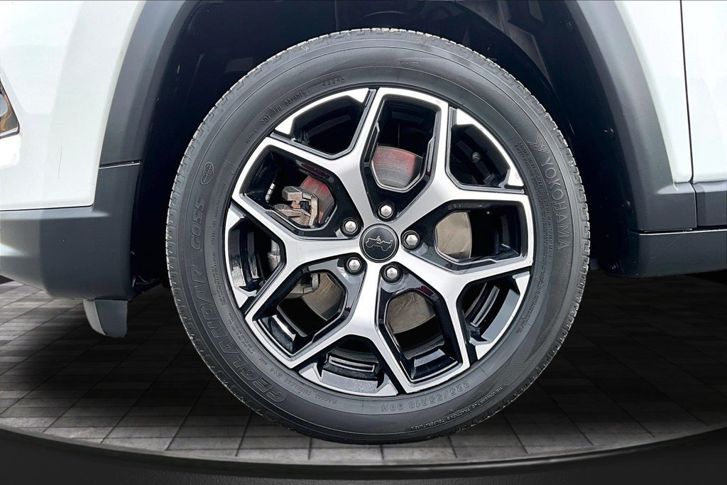 Used 2025 Jeep Compass Limited AWD/4WD image 9