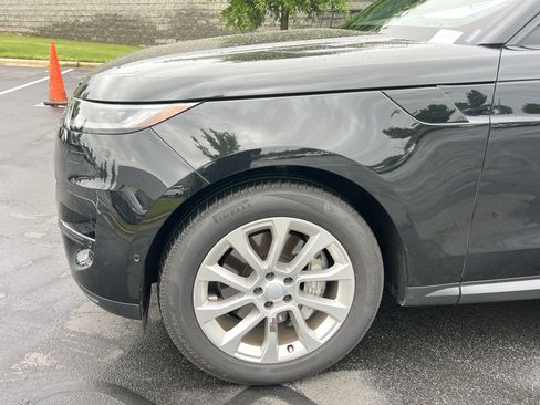 Used 2025 Land Rover Range Rover Sport AWD/4WD image 12