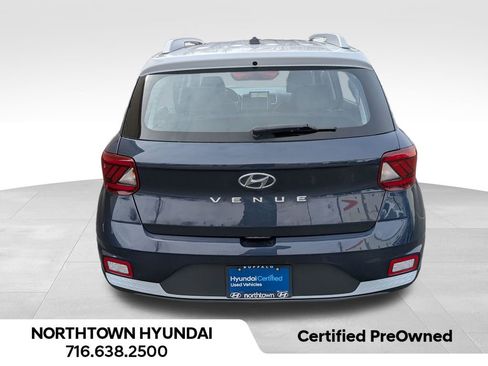 Used 2023 Hyundai Venue Limited image 16