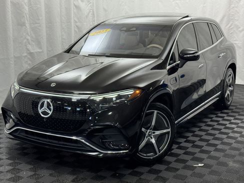 Used 2023 Mercedes-Benz EQS 580 4MATIC SUV image 2