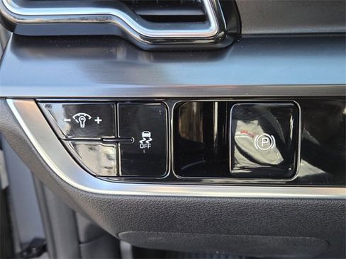 Certified 2024 Kia Sportage EX image 23