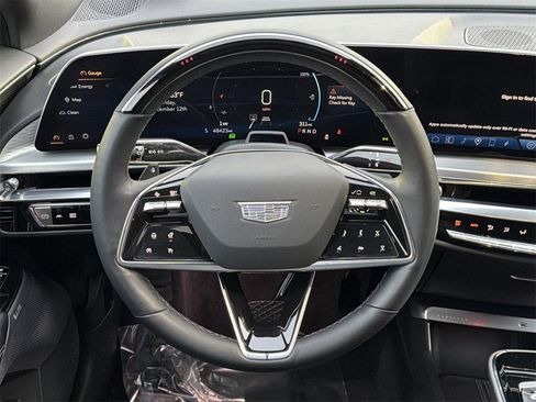 Used 2023 Cadillac Lyriq 2WD image 8