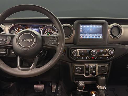 Used 2023 Jeep Gladiator Sport AWD/4WD image 13