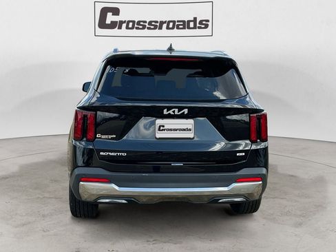 Used 2024 Kia Sorento S image 4