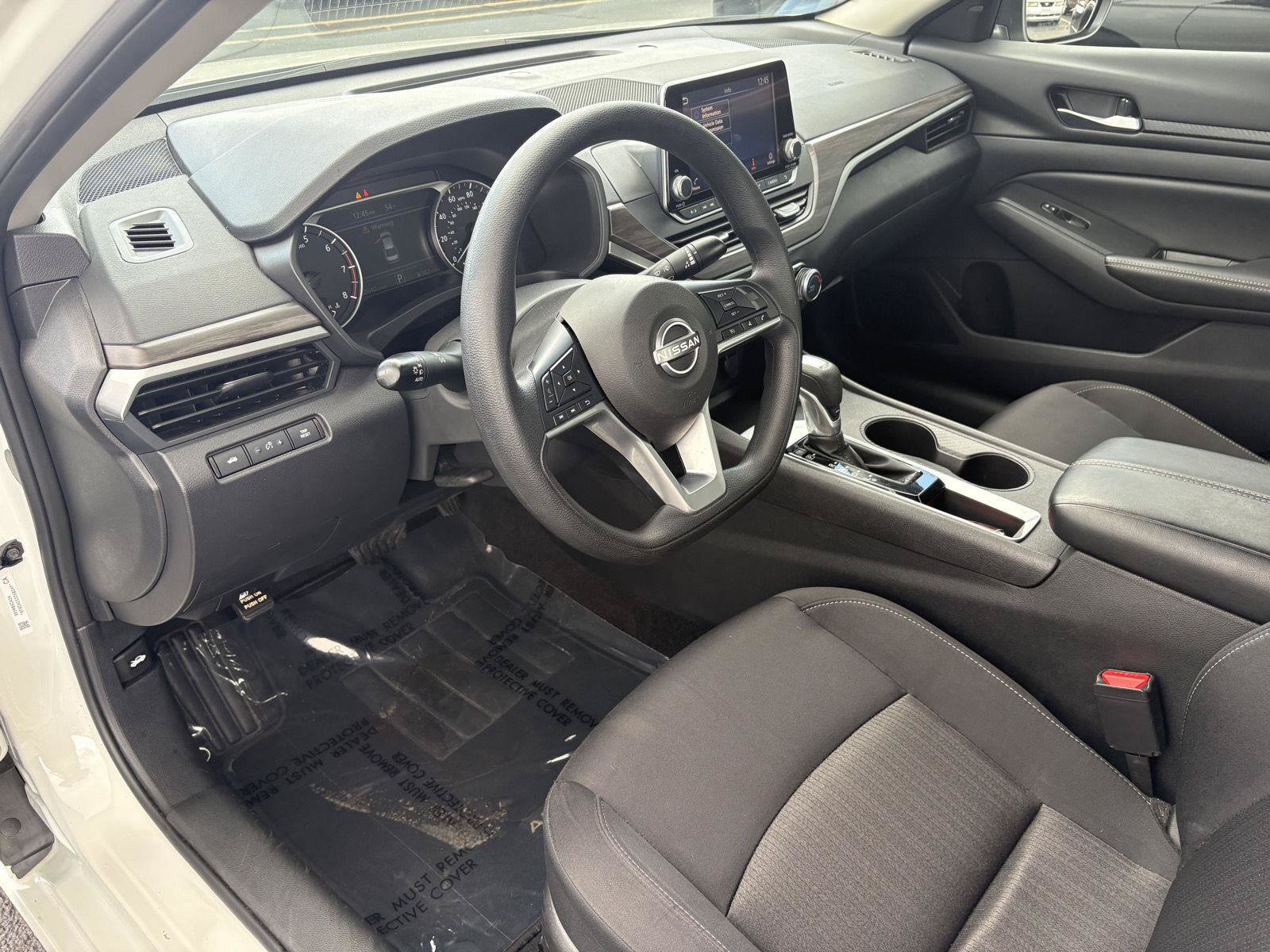 Used 2025 Nissan Altima 2.5 SV FWD image 7