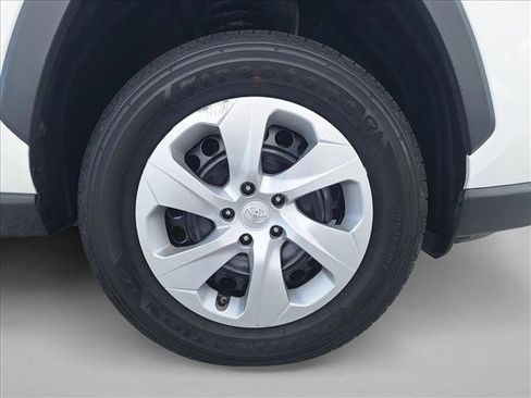 Certified 2025 Toyota RAV4 LE image 21