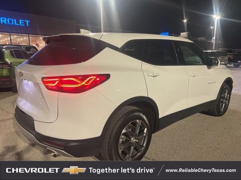 Certified 2025 Chevrolet Blazer LT image 3