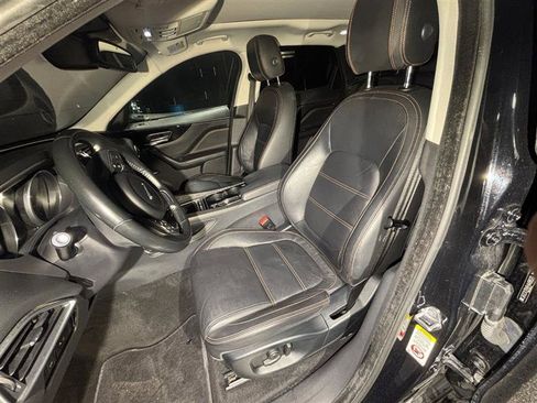 Used 2017 Jaguar F-PACE Prestige image 9