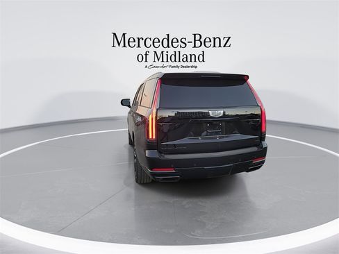 Used 2025 Cadillac Escalade Sport Platinum w/ LPO, ONYX Package image 7