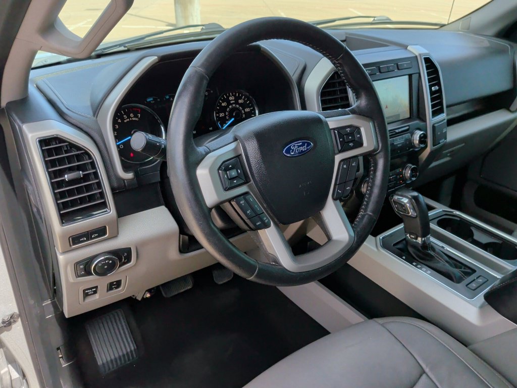 Used 2019 Ford F150 Lariat w/ Equipment Group 502A Luxury AWD/4WD image 15