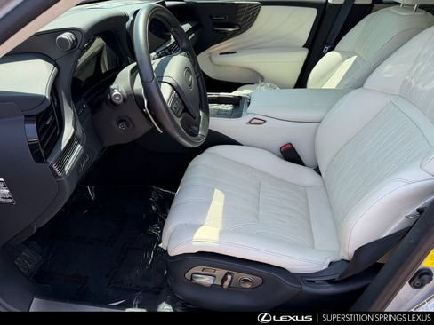 Used 2023 Lexus LS 500h AWD w/ Luxury Package image 11