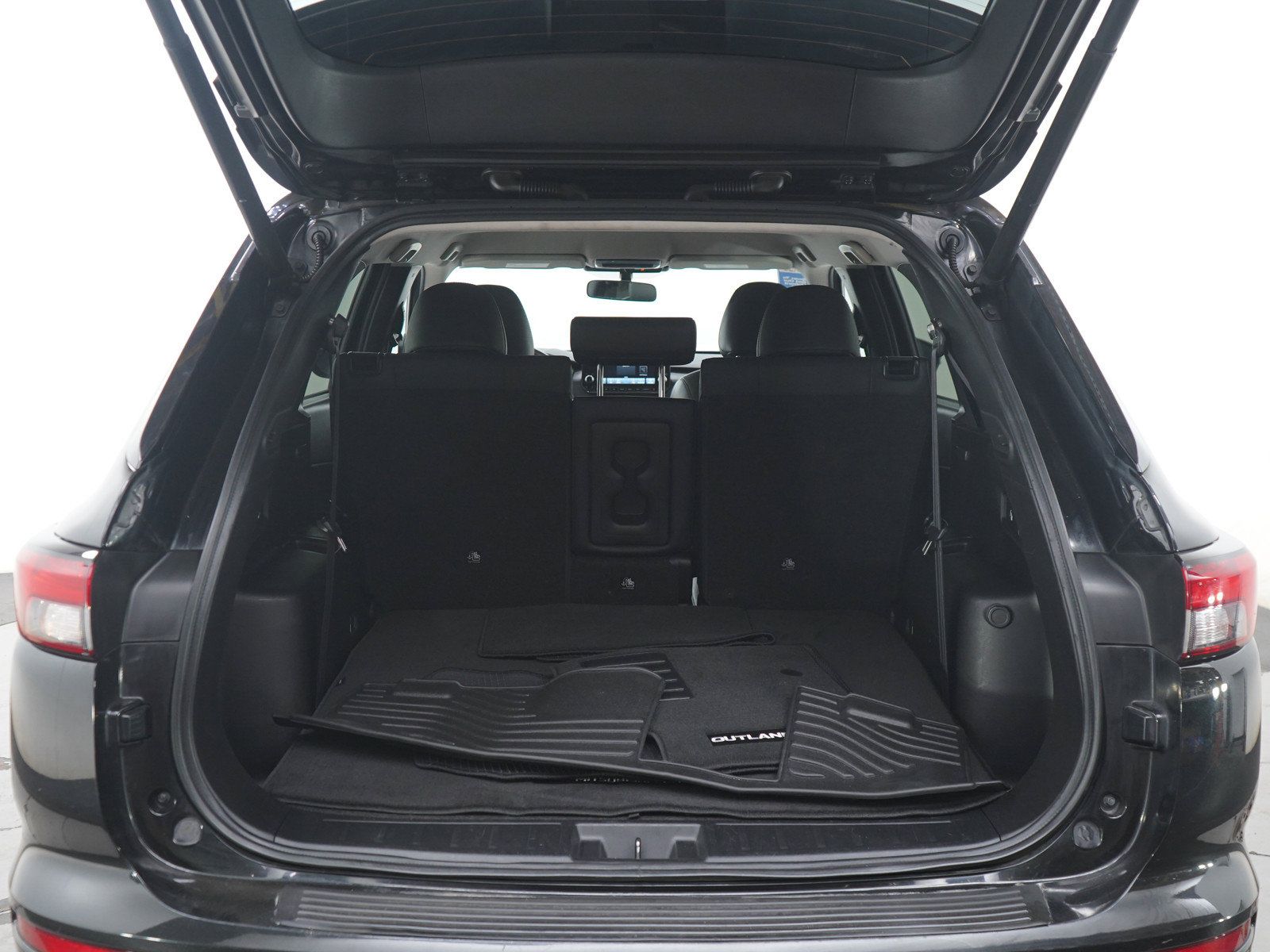 Used 2024 Mitsubishi Outlander SE AWD/4WD image 16