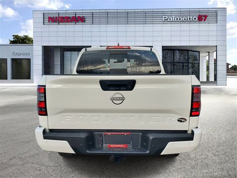 New 2025 Nissan Frontier SV w/ SV Convenience Package image 4