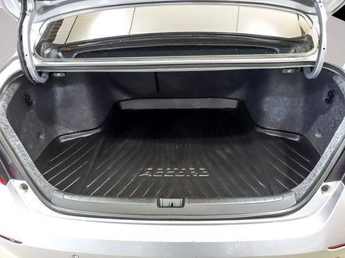 Used 2021 Honda Accord Touring image 24