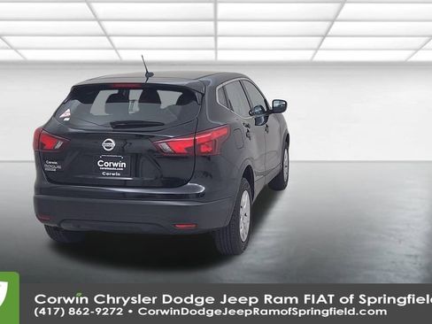Used 2019 Nissan Rogue Sport S image 13