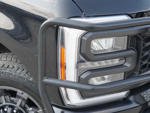 Used 2023 Ford F250 Lariat w/ Sport Appearance Package AWD/4WD image 3
