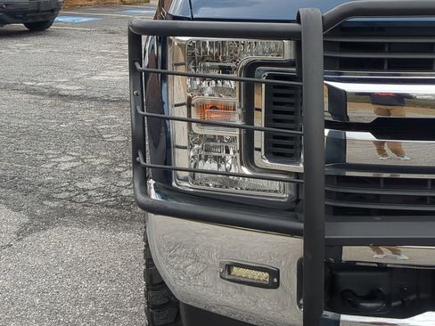 Used 2019 Ford F250 XL w/ STX Appearance Package image 8