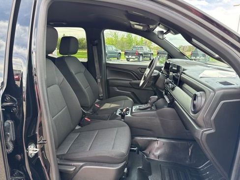 Used 2023 Chevrolet Colorado W/T RWD image 29