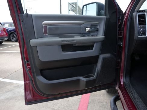 Used 2019 RAM 1500 Classic SLT RWD image 16