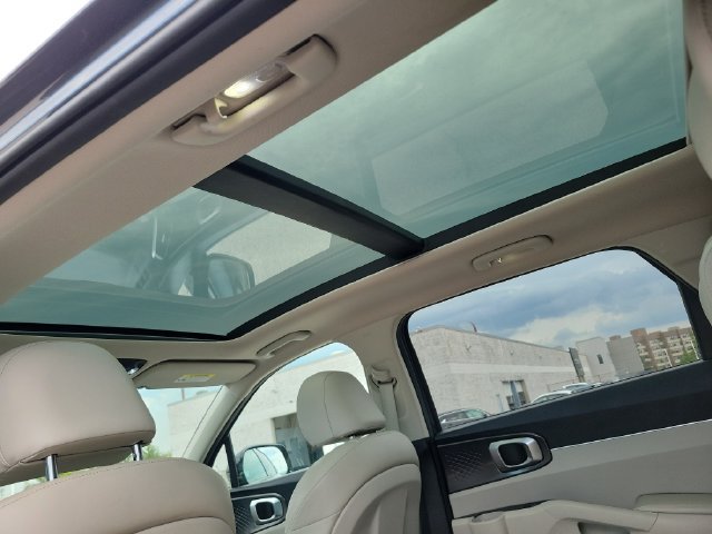 Certified 2022 Kia Sorento S w/ Panoramic Sunroof Package FWD image 9
