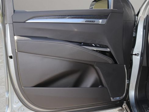 Certified 2025 Cadillac Escalade V w/ LPO, ONYX Package AWD/4WD image 9