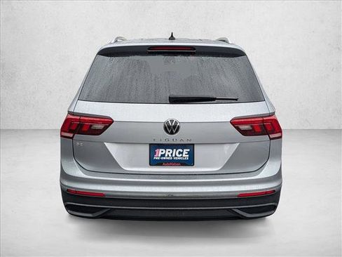 Used 2022 Volkswagen Tiguan SE FWD image 7