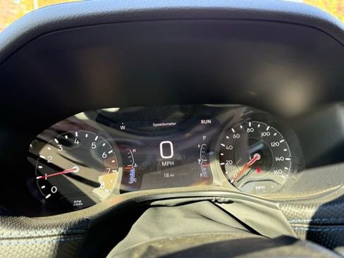 New 2025 Jeep Compass Latitude w/ Sun & Sound Group image 17