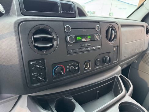 Used 2012 Ford E-150 and Econoline 150 Wagon image 23