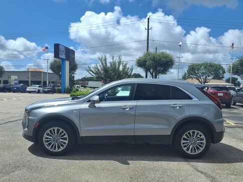 Used 2025 Cadillac XT4 Premium Luxury FWD image 24