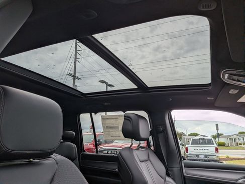 New 2026 Jeep Grand Wagoneer Limited AWD/4WD image 24