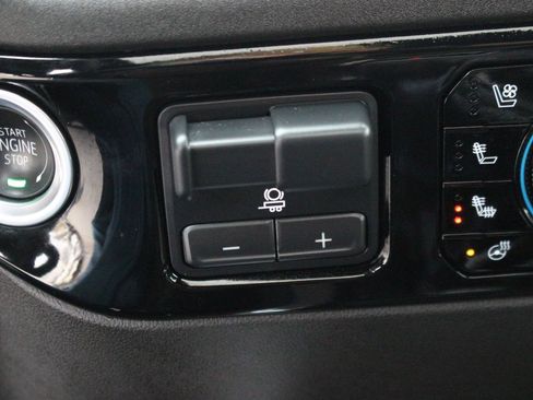 Used 2025 Chevrolet Silverado 1500 High Country AWD/4WD image 29