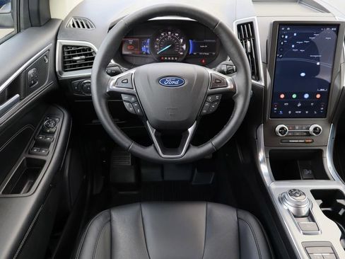 Used 2021 Ford Edge Titanium w/ Equipment Group 301A image 22